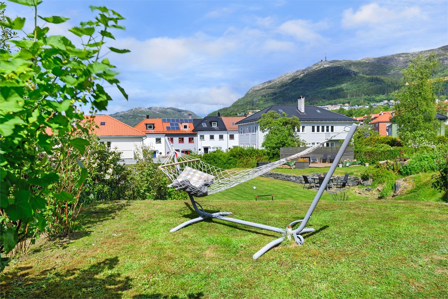 Hengekøye i egen hage. 