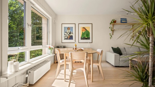 En flott 3-romsleilighet holdt i stilrene og tiltalende nyanser!