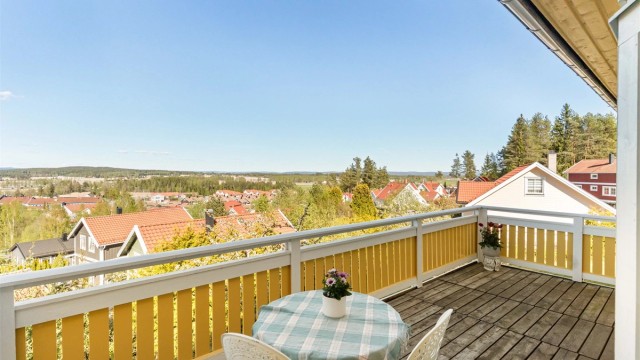 Veranda med utgang fra stuen.