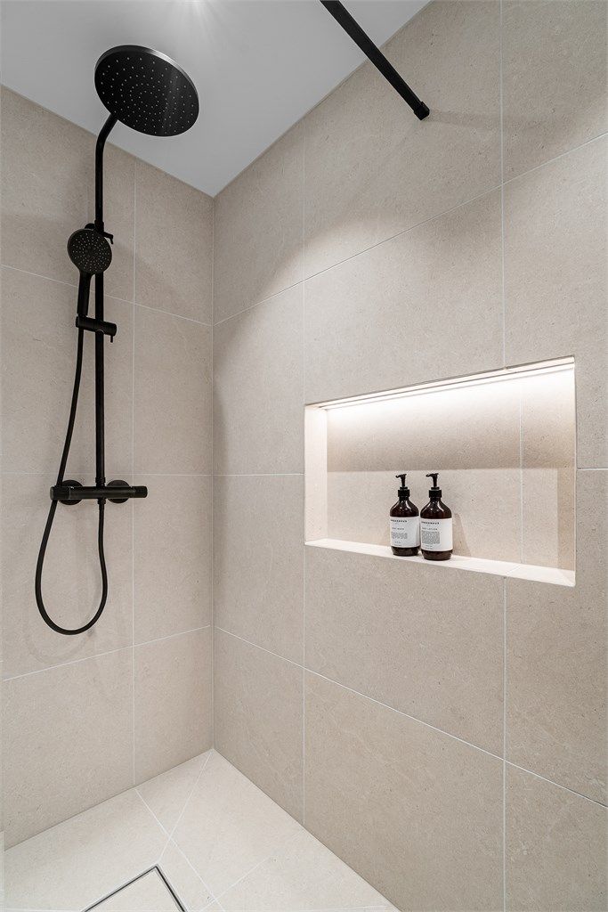 Her kan det velges mellom regndusj og hånddusj