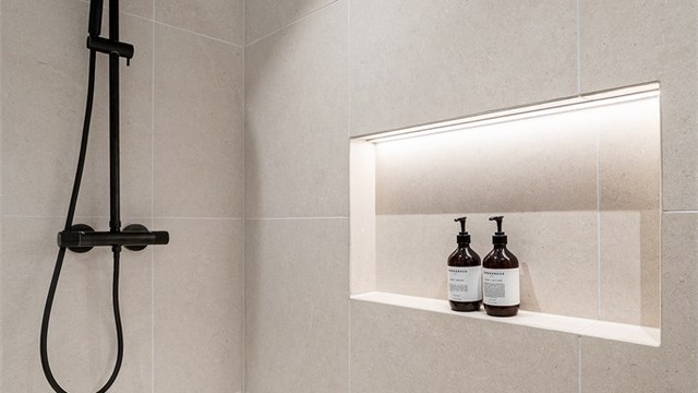 Her kan det velges mellom regndusj og hånddusj