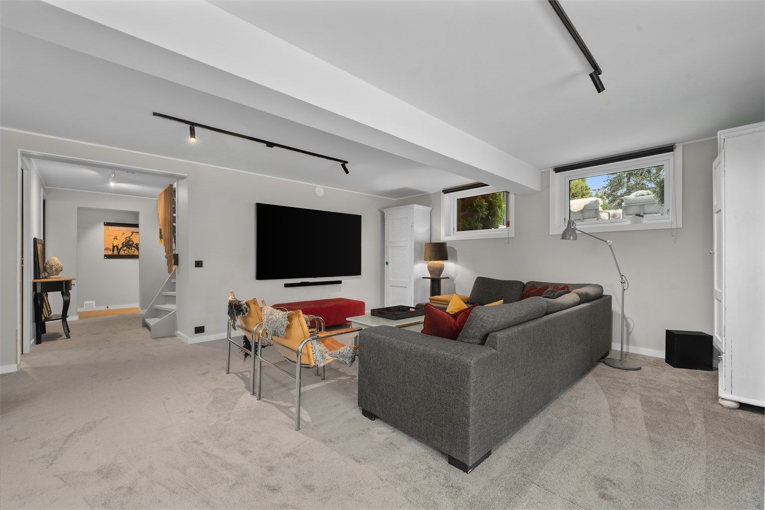 Underetasjen er ikke bruksendret eller godkjent til varig opphold.