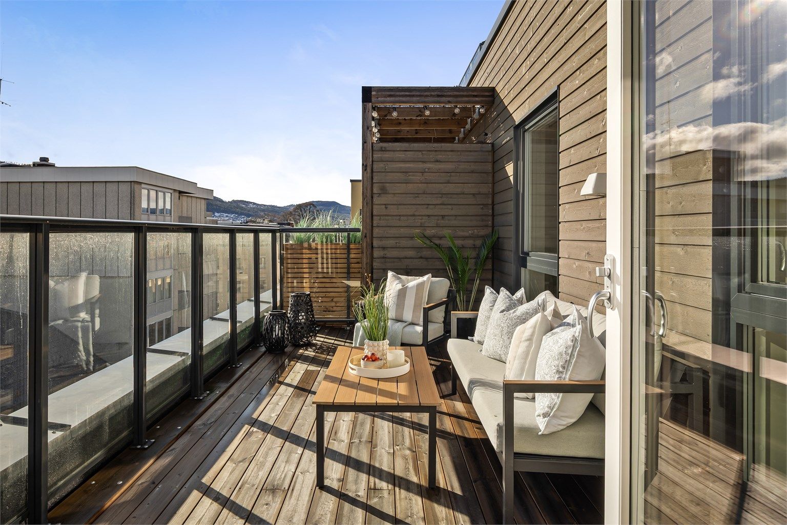 Leiligheten har to store balkonger på ca. 13,5 kvm hver. Foto: Stine Prøitz Jørgensen