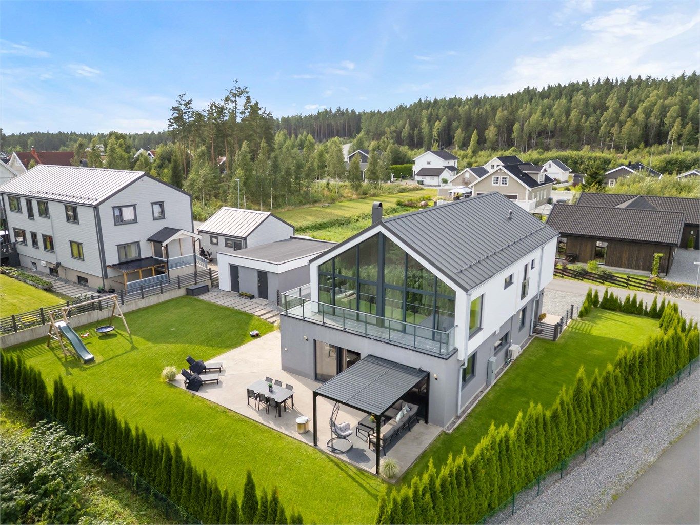 Eiendomsmegler Krogsveen avd. Årnes har gleden av å presentere Trommelvegen 11 & 13! 