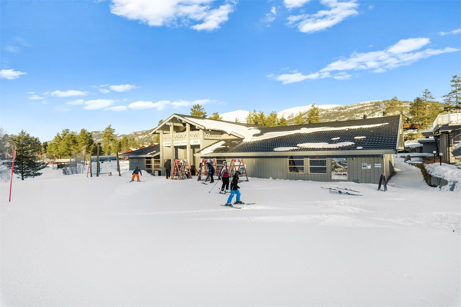 Kafe og serviceanlegg ved alpinanlegget