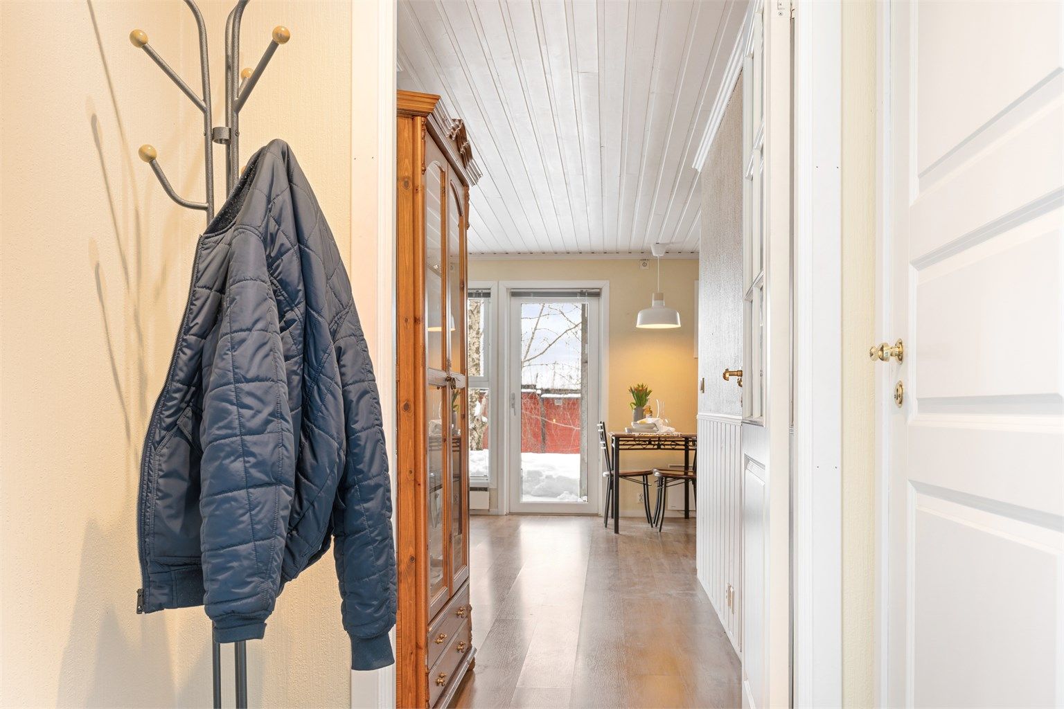 Her har du også en innvendig bod der du kan oppbevare yttertøy.