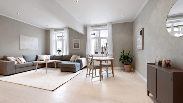 Krogsveen Sunnmøre v/Daglig leder/Eiendomsmegler Preben Willmann har gleden av å presentere Steinvågvegen 30, en tiltalende og moderne eierleilighet på Aspøya like vest for bysentrum