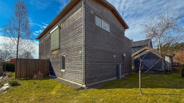 Hagen gir rom for lek og utendørsaktiviteter.