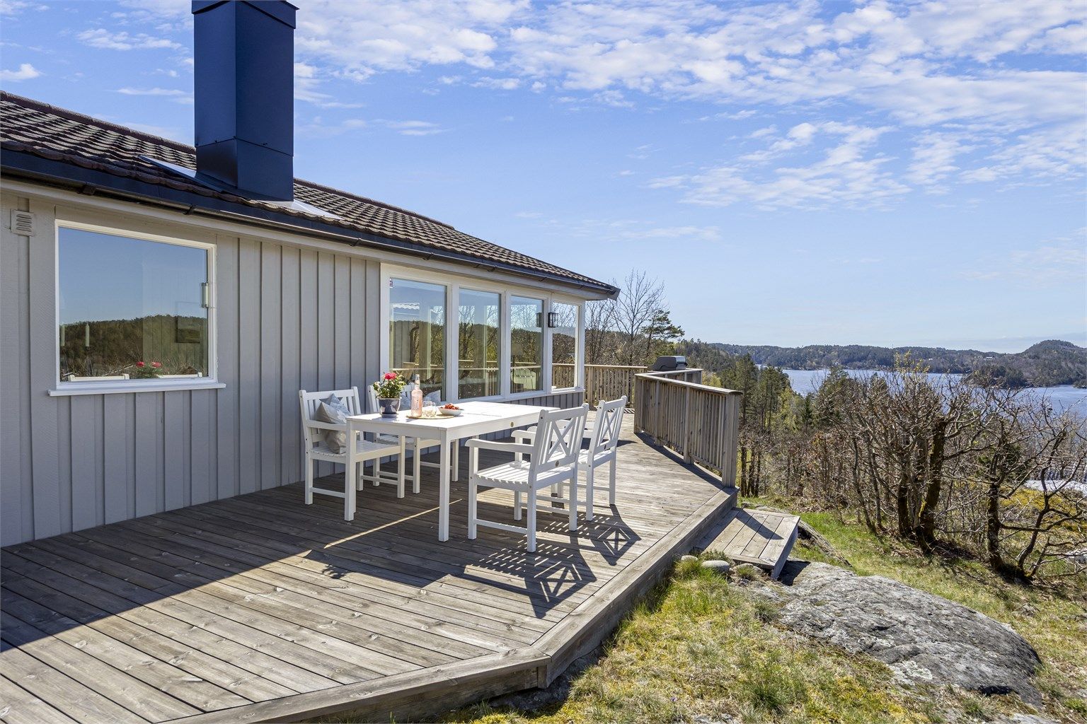 Et perfekt sted for utendørs måltider med familie og venner.