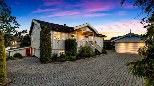 Eiendomsmegler Krogsveen v/Eskil R Tyskeberget ønsker velkommen til Engaveien 45