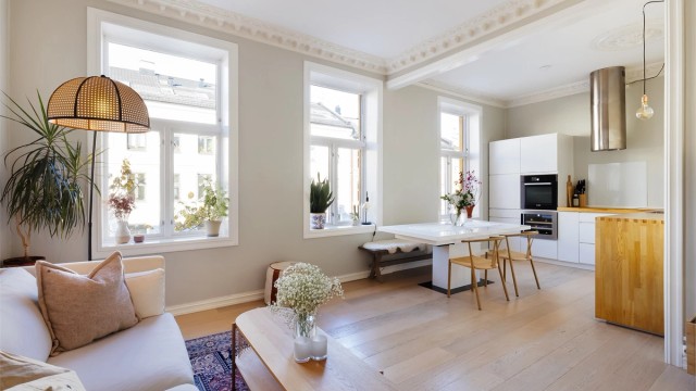 Velkommen til Waldemar Thranes gate 11 B! Presentert av Sara Marie Zachariassen v/ Krogsveen Eiendomsmegling. Foto: Chris Borowiak.