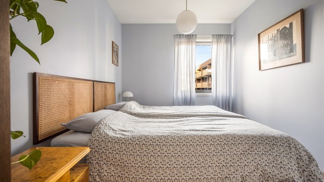 Hovedsoverom med god plass til dobbeltseng.