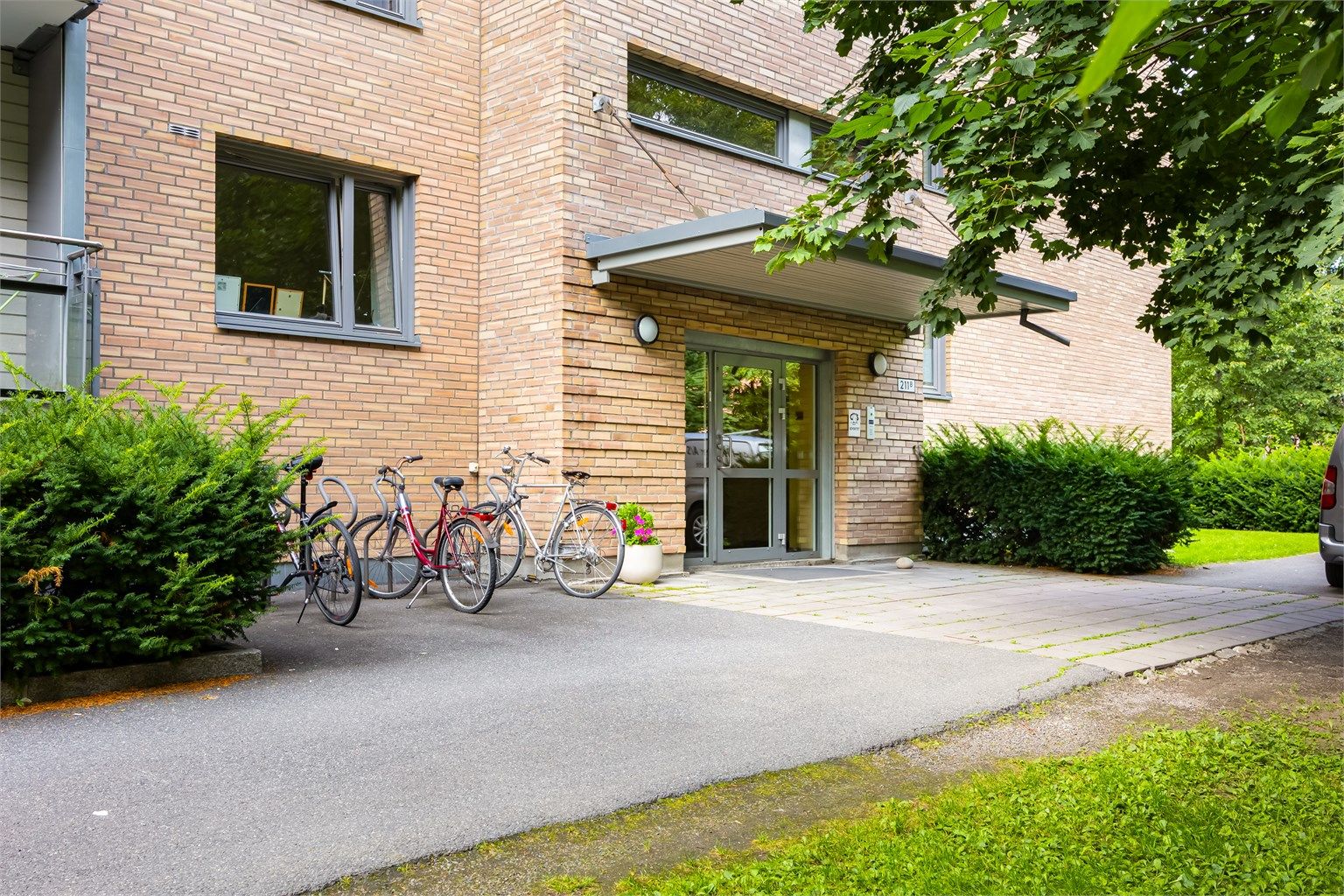 Dette er en leilighet for deg som ønsker å bo sentralt, men tett på naturen og flotte turmuligheter i umiddelbar nærhet.