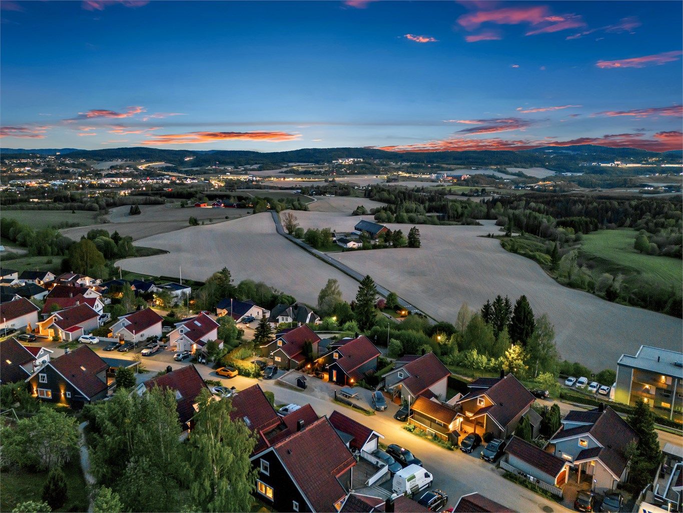 Brånåsen med mektige sol- og utsiktsforhold