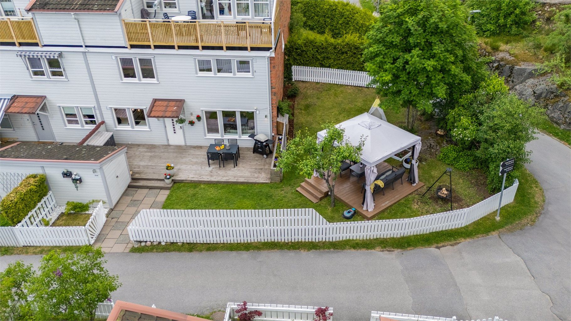 Robin Lauritzen v/ Krogsveen Eiendomsmegling har gleden av å presentere Trygve Nilsens vei 30D!