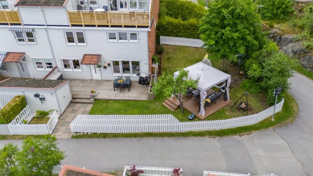 Robin Lauritzen v/ Krogsveen Eiendomsmegling har gleden av å presentere Trygve Nilsens vei 30D!