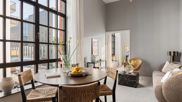 Simen Grevskott v/Krogsveen Hasle har gleden av å presentere Bøkkerveien 10 A, en unik 2-roms hjørneleilighet i ikoniske Vinslottet. Foto: Kevin Fauske v/Fotostallen.