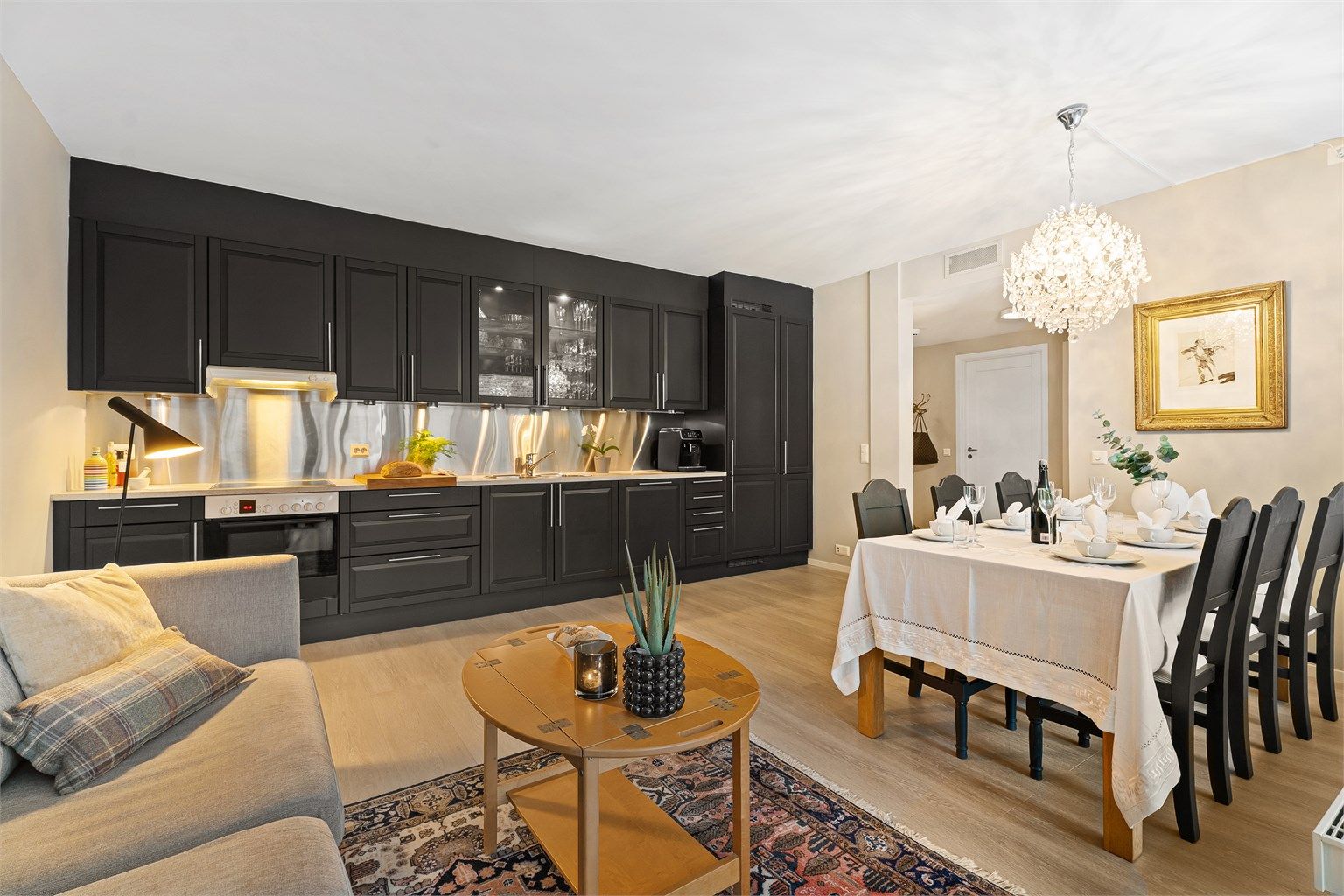 Krogsveen v/Anders R. Skajaa presenterer Østre Strandgate 30!