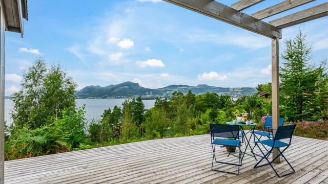 Fin utsikt inn mot Jørpeland.