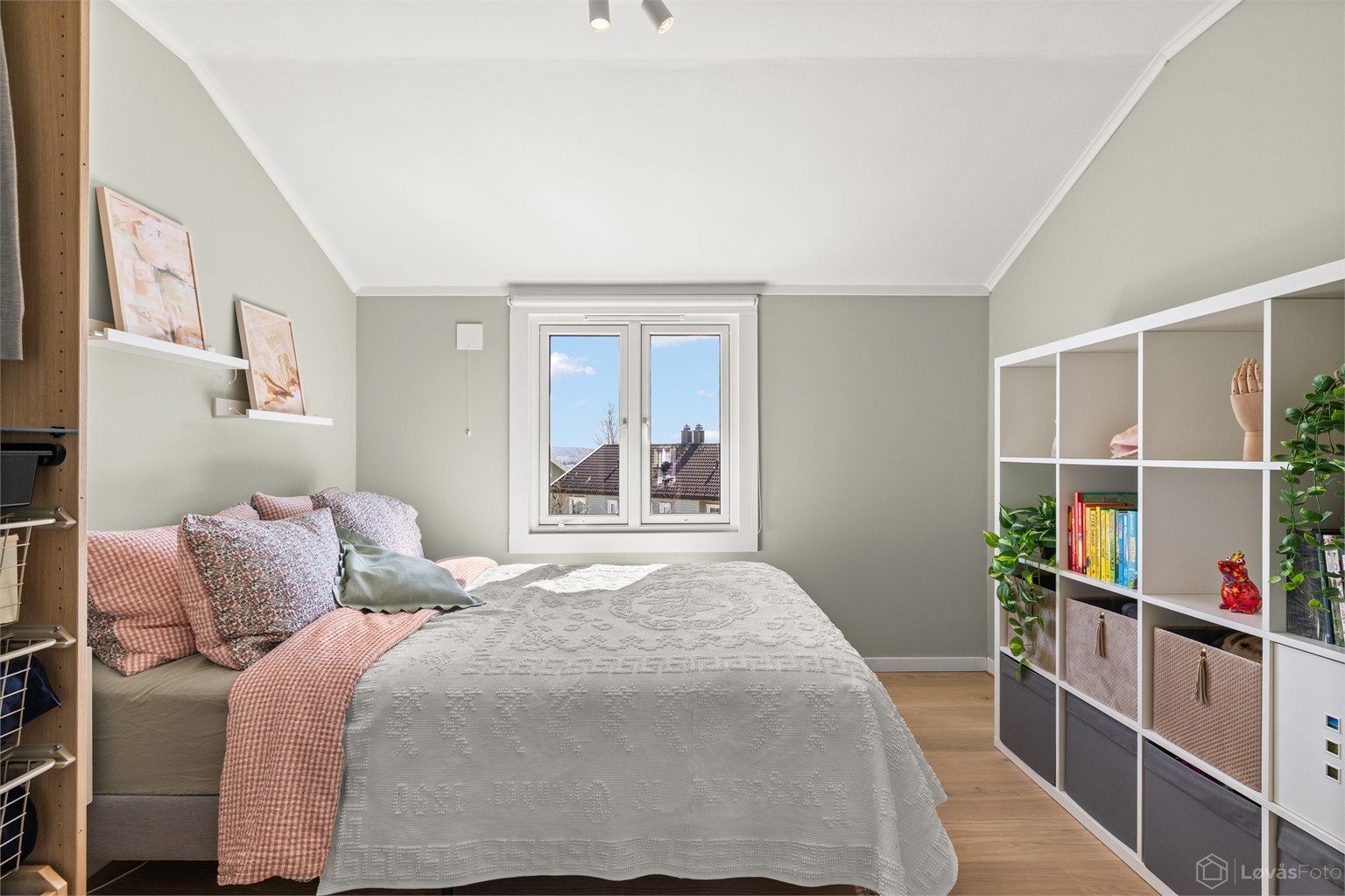 Soverom 2 med 1-stavs parkett