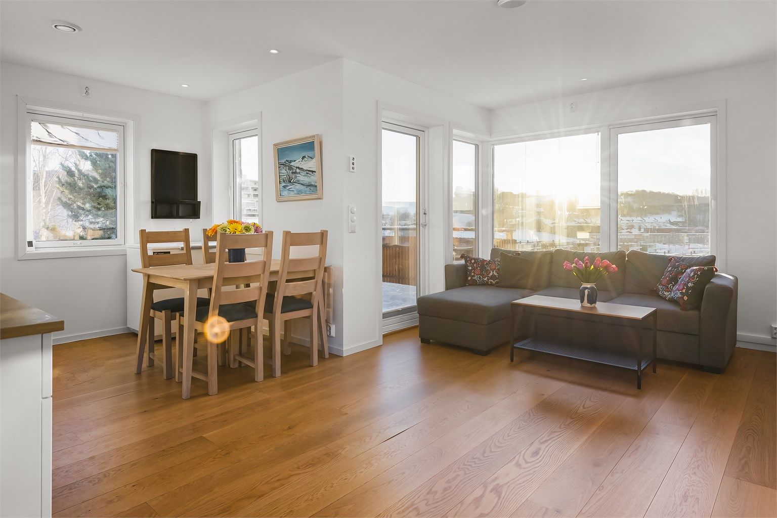 Leiligheten ligger praktisk til i høy 1. etasje