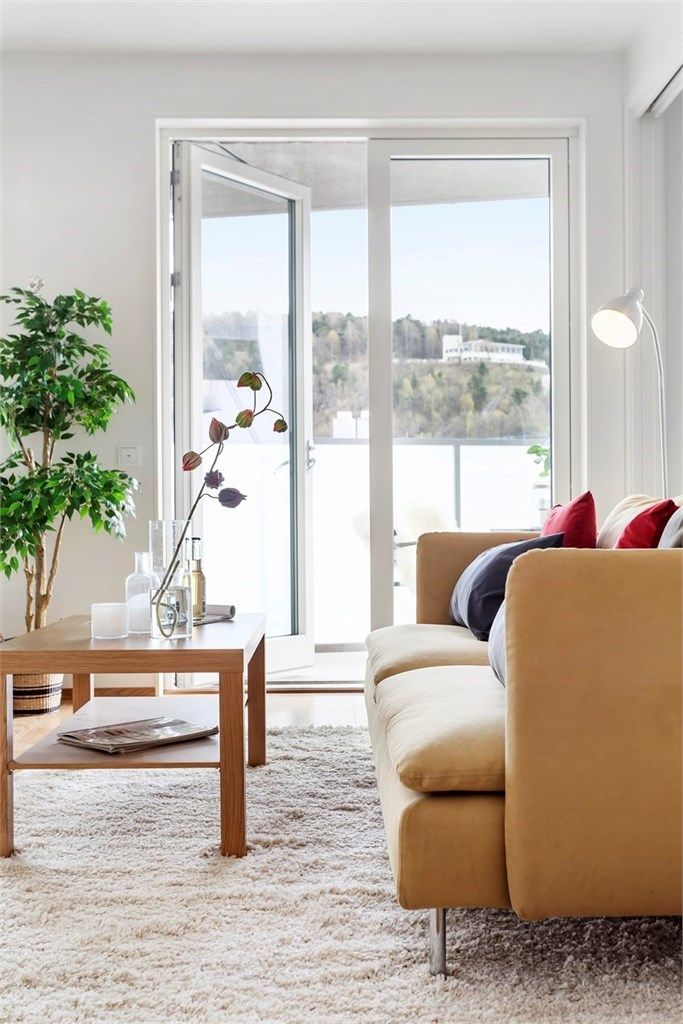 Balkongen er naturligvis en fin forlengelse av stuen på årets fine dager.