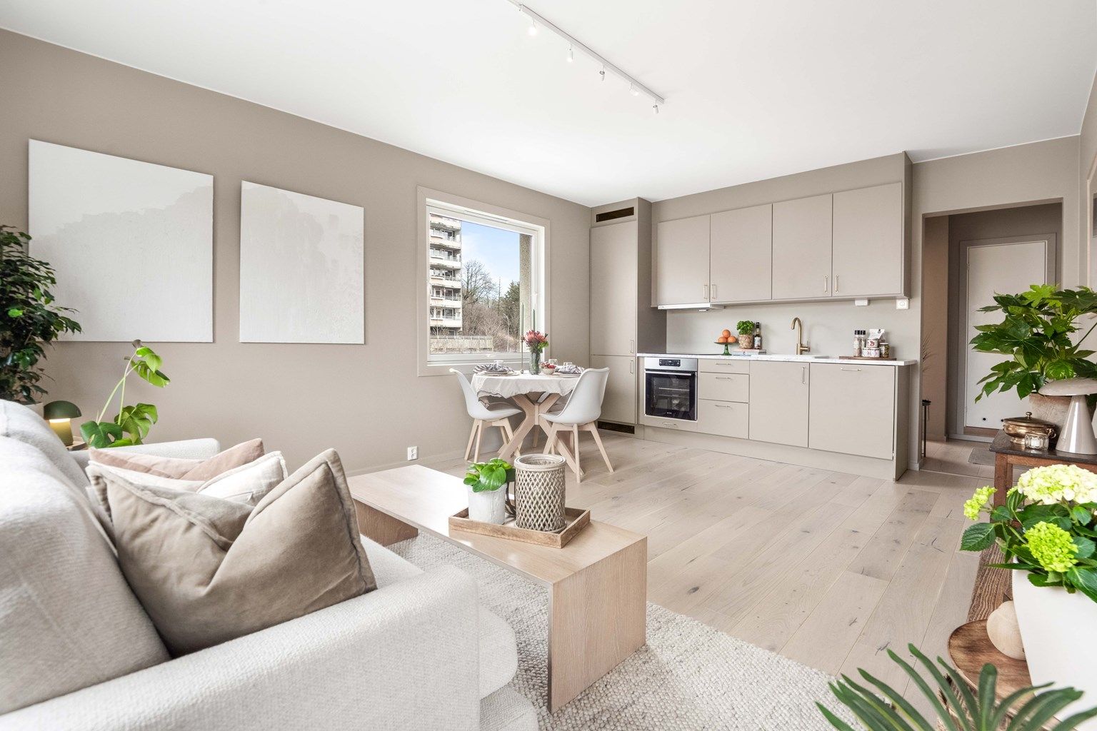 Velkommen til Askergata 2 presentert av Kristoffer Stormfelt v/Krogsveen!