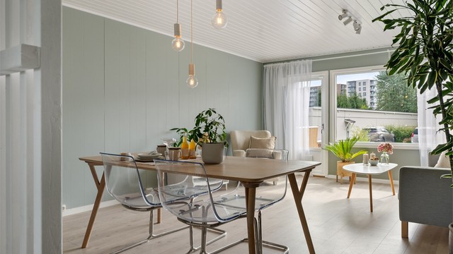 Åpen og lys stue