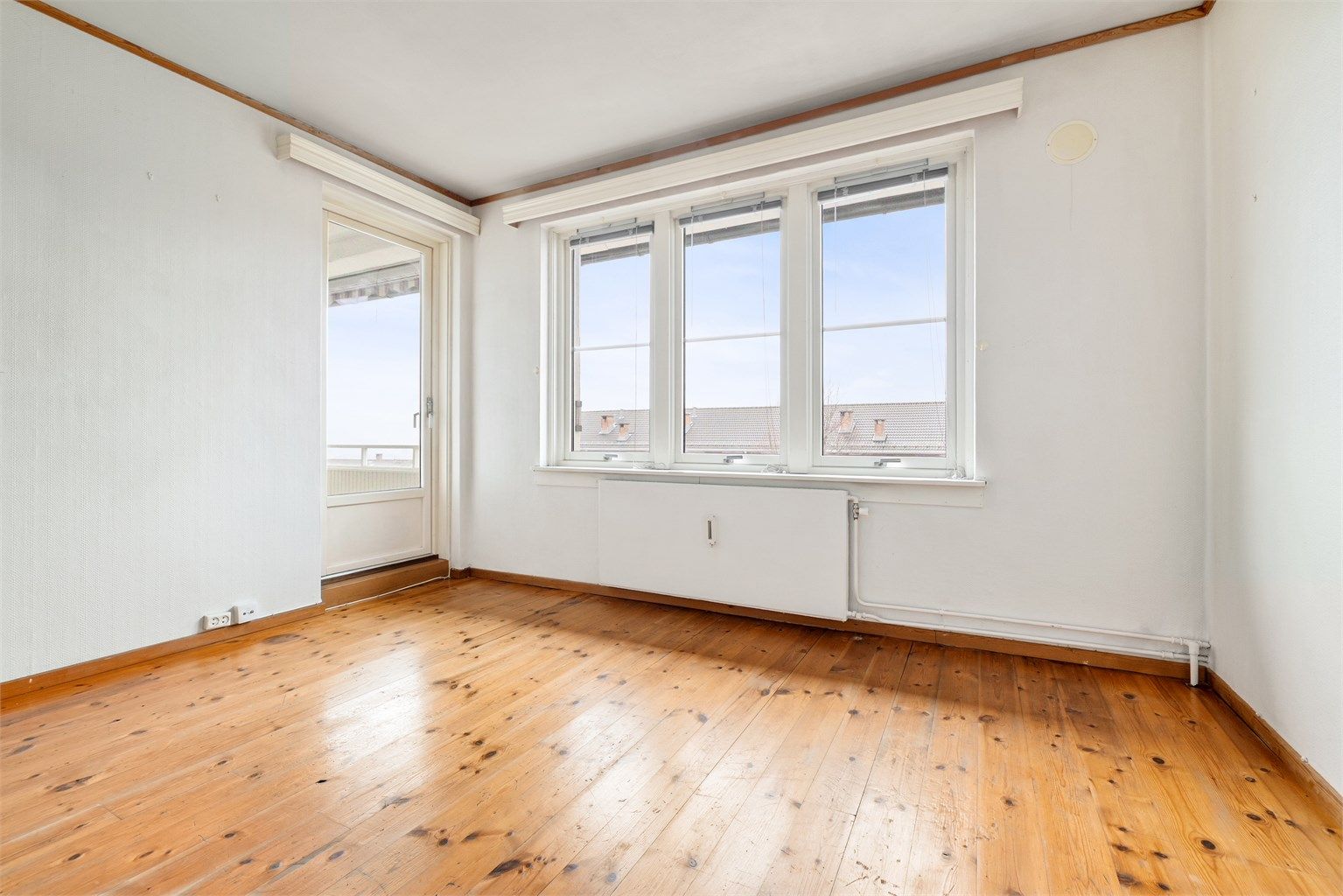 Direkte utgang til vestvendt balkong. 