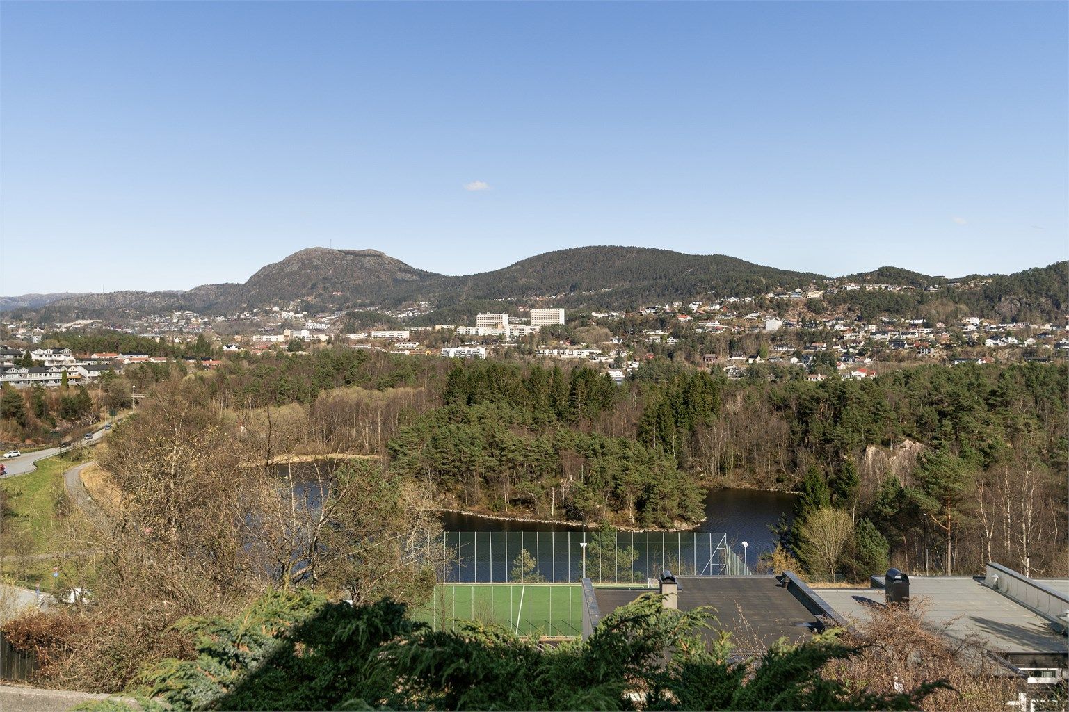 - Nydelig utsikt mot Fyllingsdalen og Løvstakken -