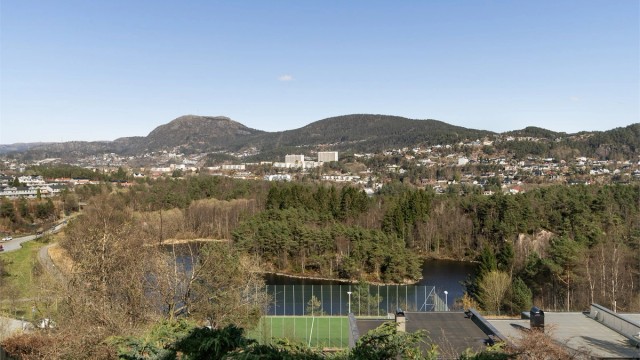 - Nydelig utsikt mot Fyllingsdalen og Løvstakken -