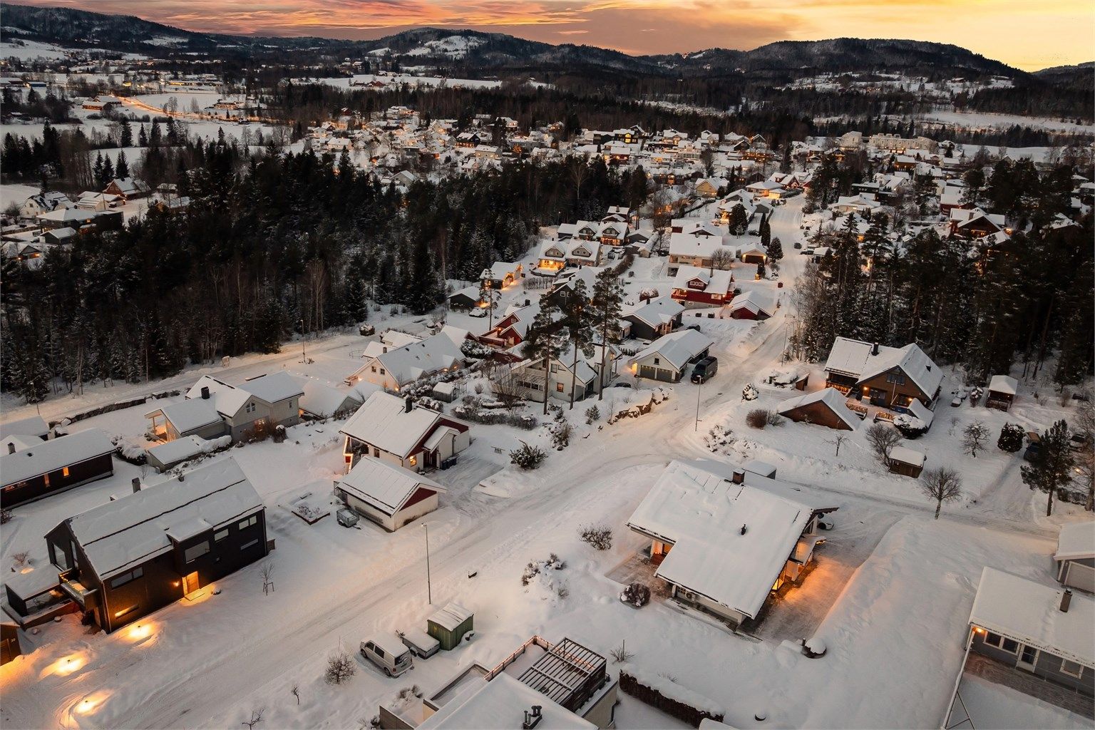 Kort vei til Kjekstadmarka som byr på flotte turmuligheter sommer som vinter.