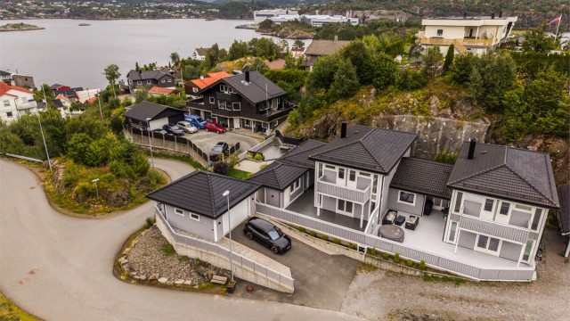 Velkommen til denne flotte tomannsboligen i Hetlevik!
Foto: Silje Holte/ @frksuper.