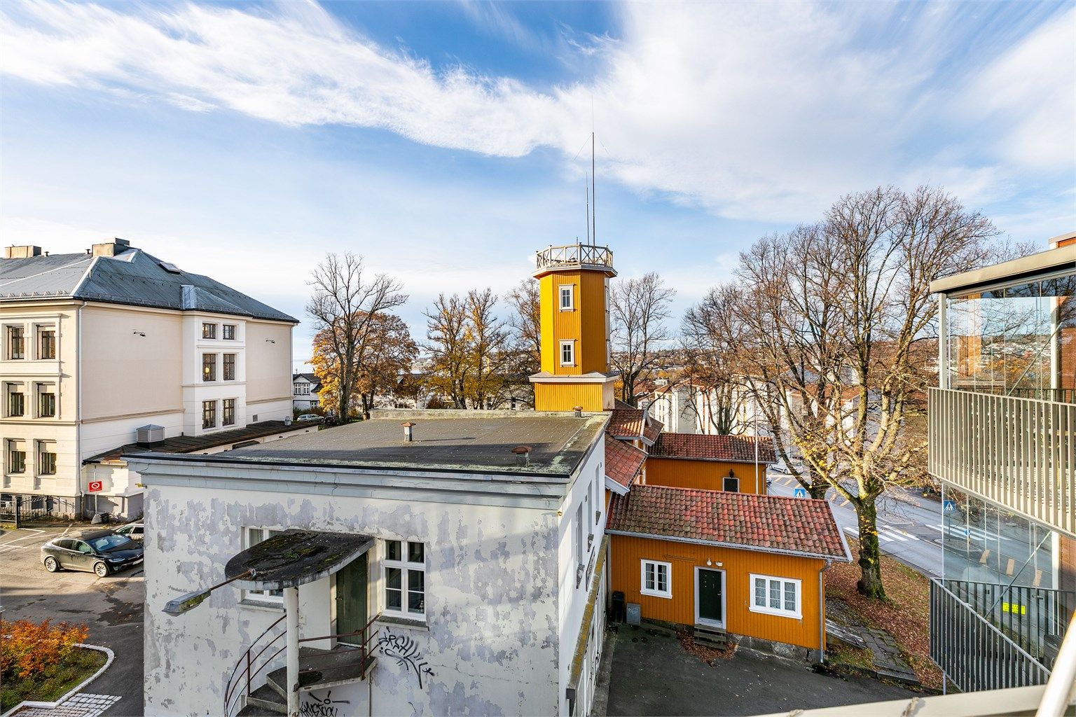 Når løvet faller sees både utsikt til Jeløy og gløtt av Oslofjorden.