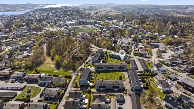 Området byr på en fin blanding av boligbebyggelse og grønne lunger.