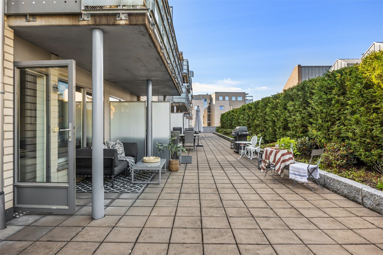Uteområde - området er vestvendt og har gode solforhold