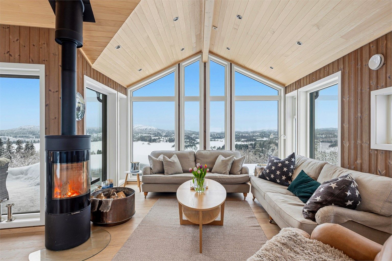 Stue med nydelig utsikt.