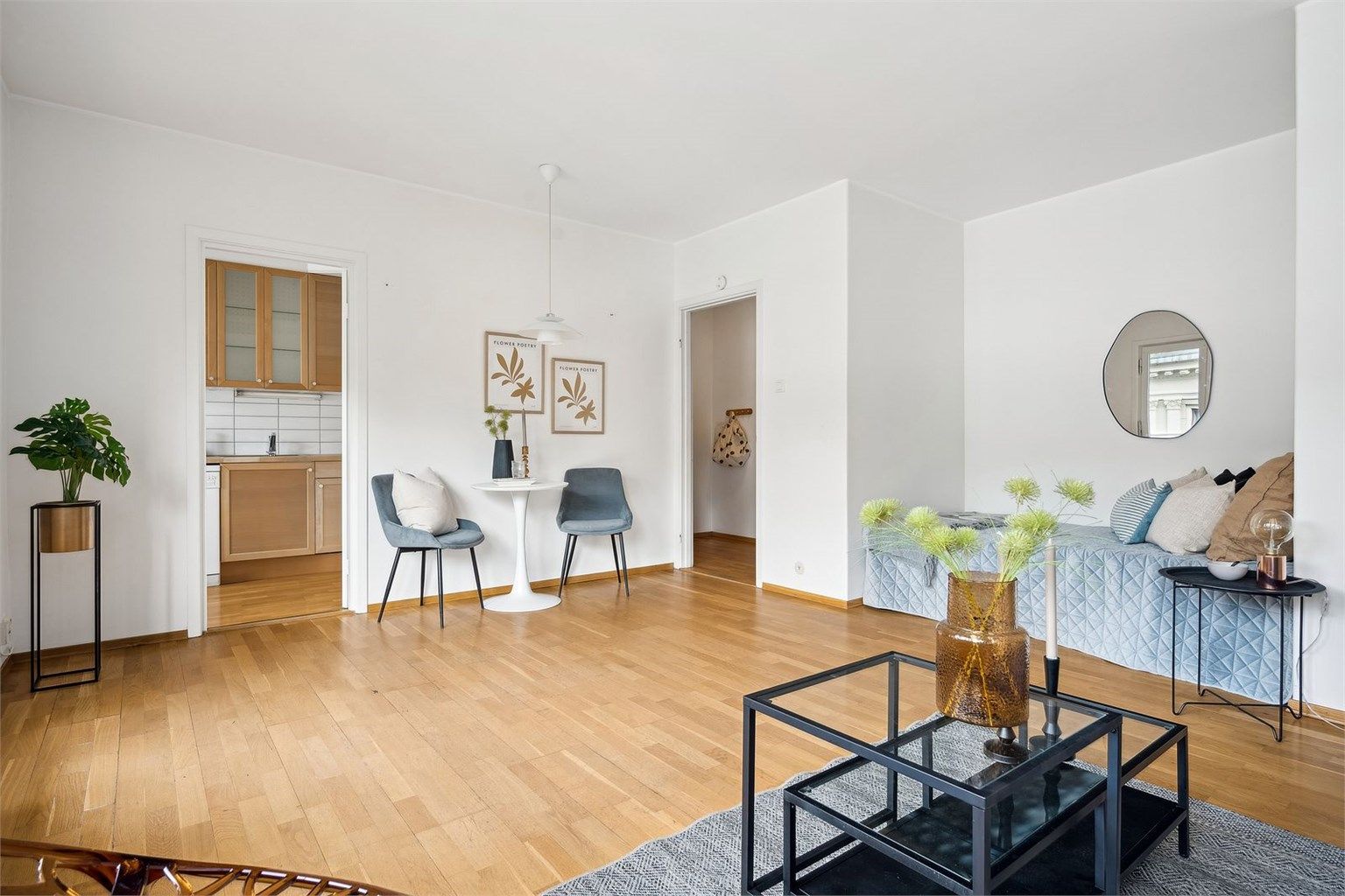 Leiligheten er lys og arealeffektiv. 