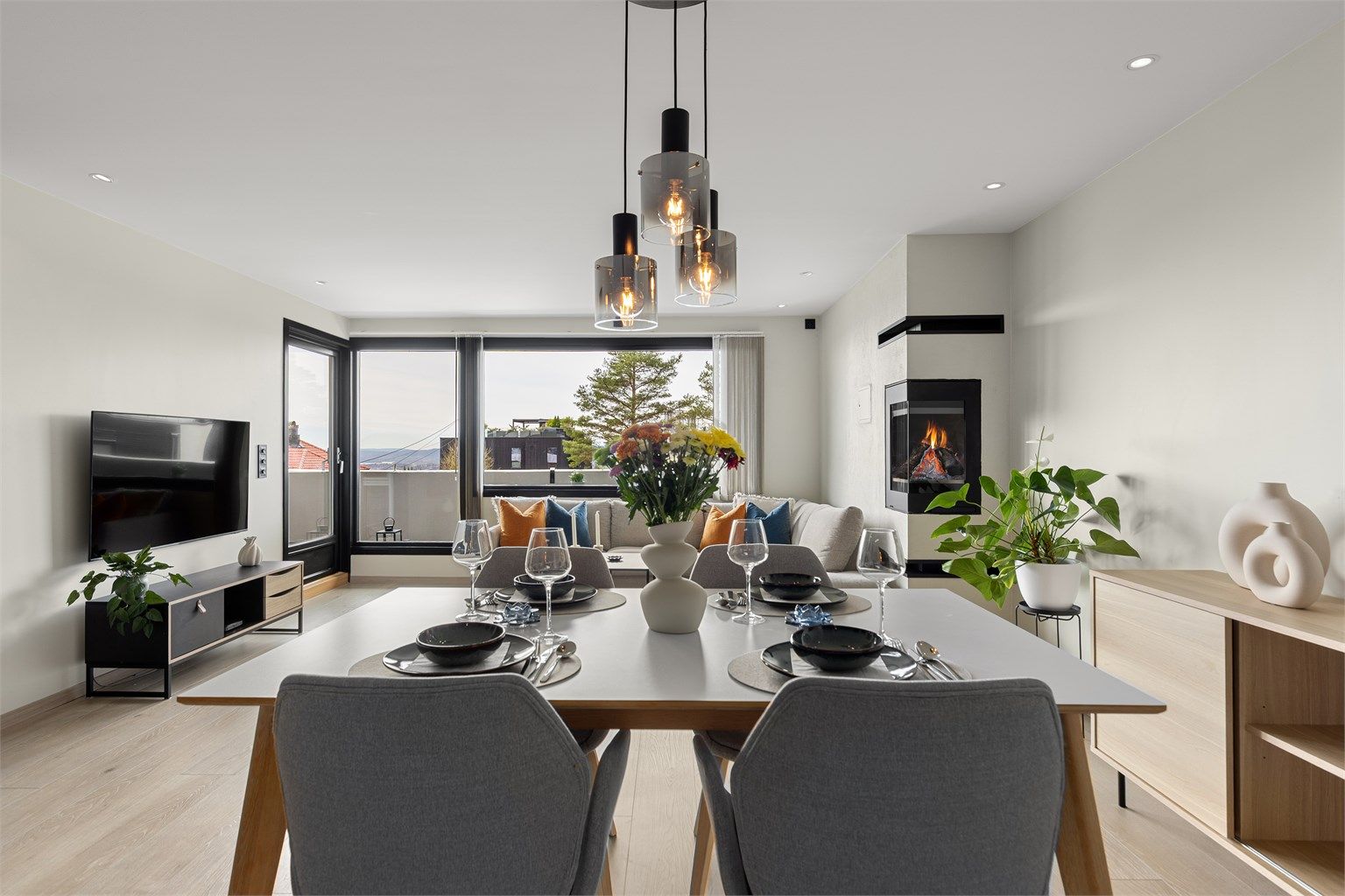 Velkommen til Lachmanns vei 3A, en lekker og romslig 4-roms leilighet med rolig beliggenhet inntil markagrensen. Foto: Petter Tanum