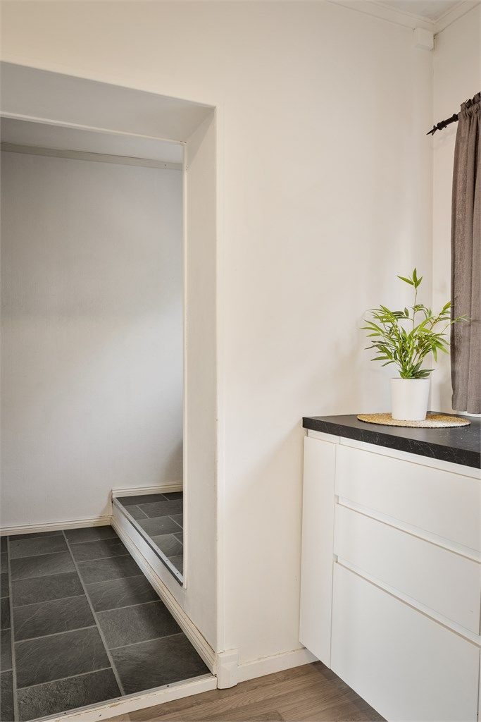 Benkeplate med laminert overflate