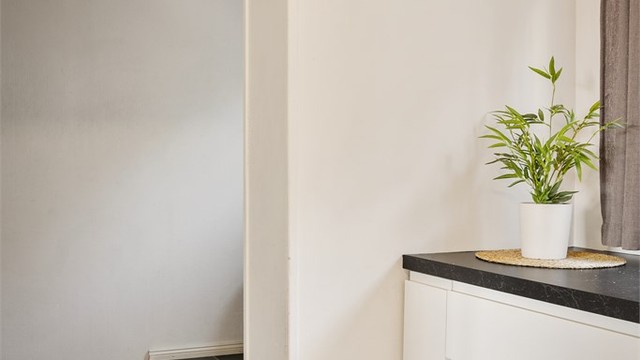 Benkeplate med laminert overflate