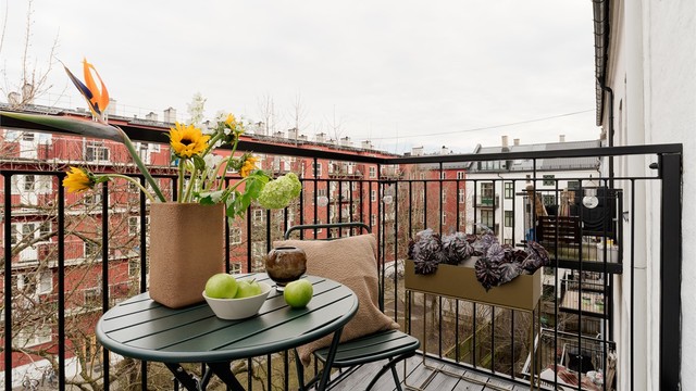 Dette er en moderne 2-roms i en klassisk, vakker bygård!