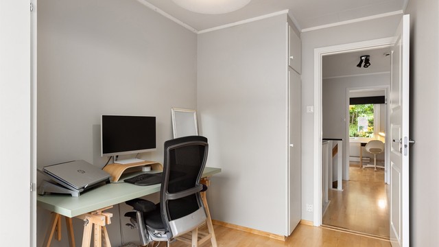 Soverommene og trappegang mellom 1.- og 2. etasje har nylig blitt malt