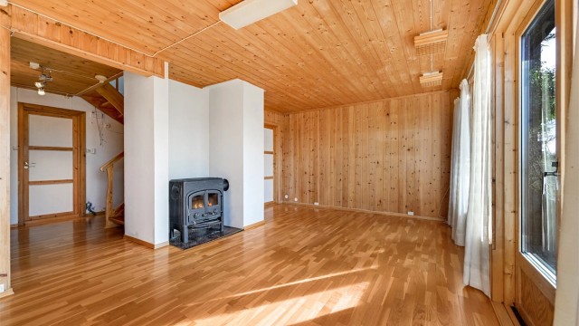 Den generøse gulvplassen gjør det enkelt å møblere etter egne ønsker og behov.