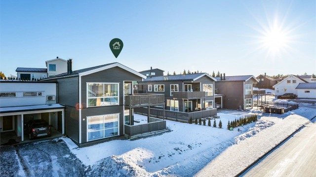 Ugleveien 5 formidles av Krogsveen. Fotograf; Børge Oppegård.