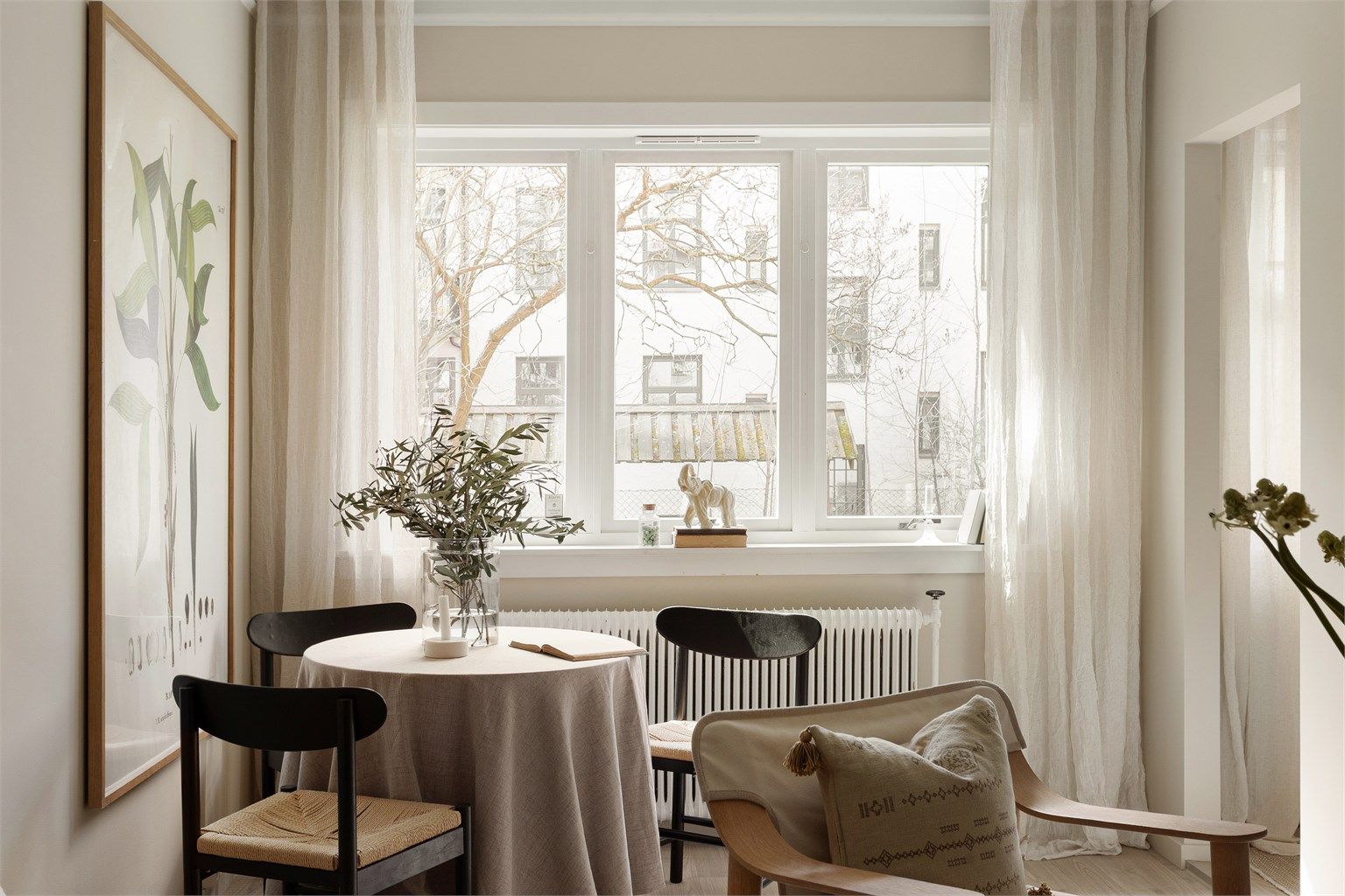 Dette er en selveierleilighet i en klassisk bygård fra 1937, ideell for førstegangskjøpere eller som utleieobjekt. 