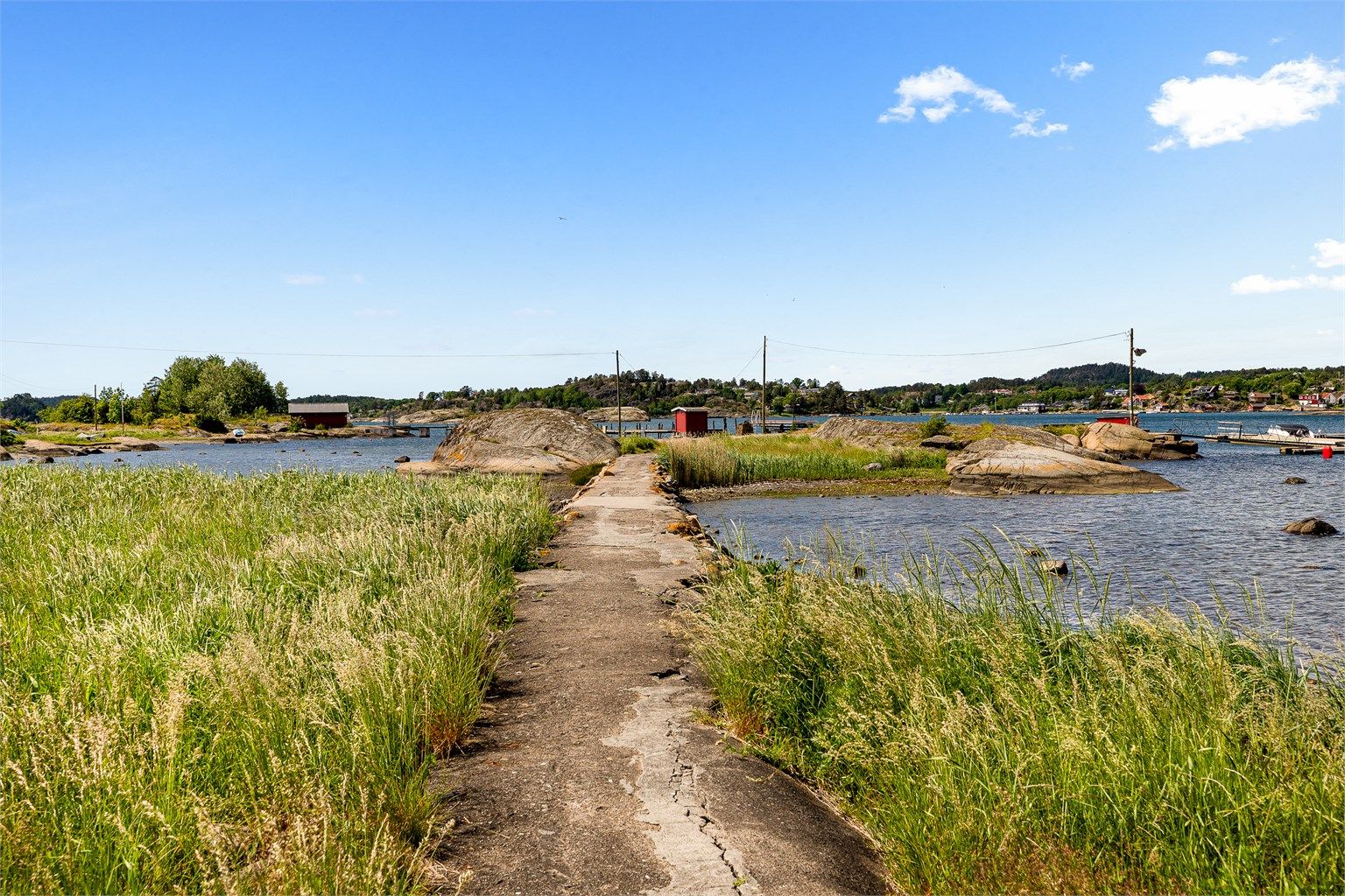 Idylliske omgivelser i ditt nye sommerparadis.