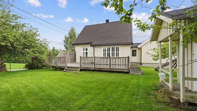 Flott opparbeidet hage for både store og små