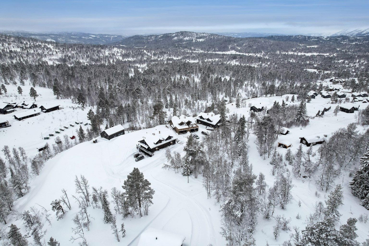 Eiendommen ligger i blindvei uten gjennomgangstrafikk