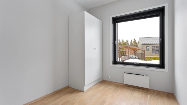 Det andre soverommet egner seg godt som barnerom, gjesterom eller kontor.